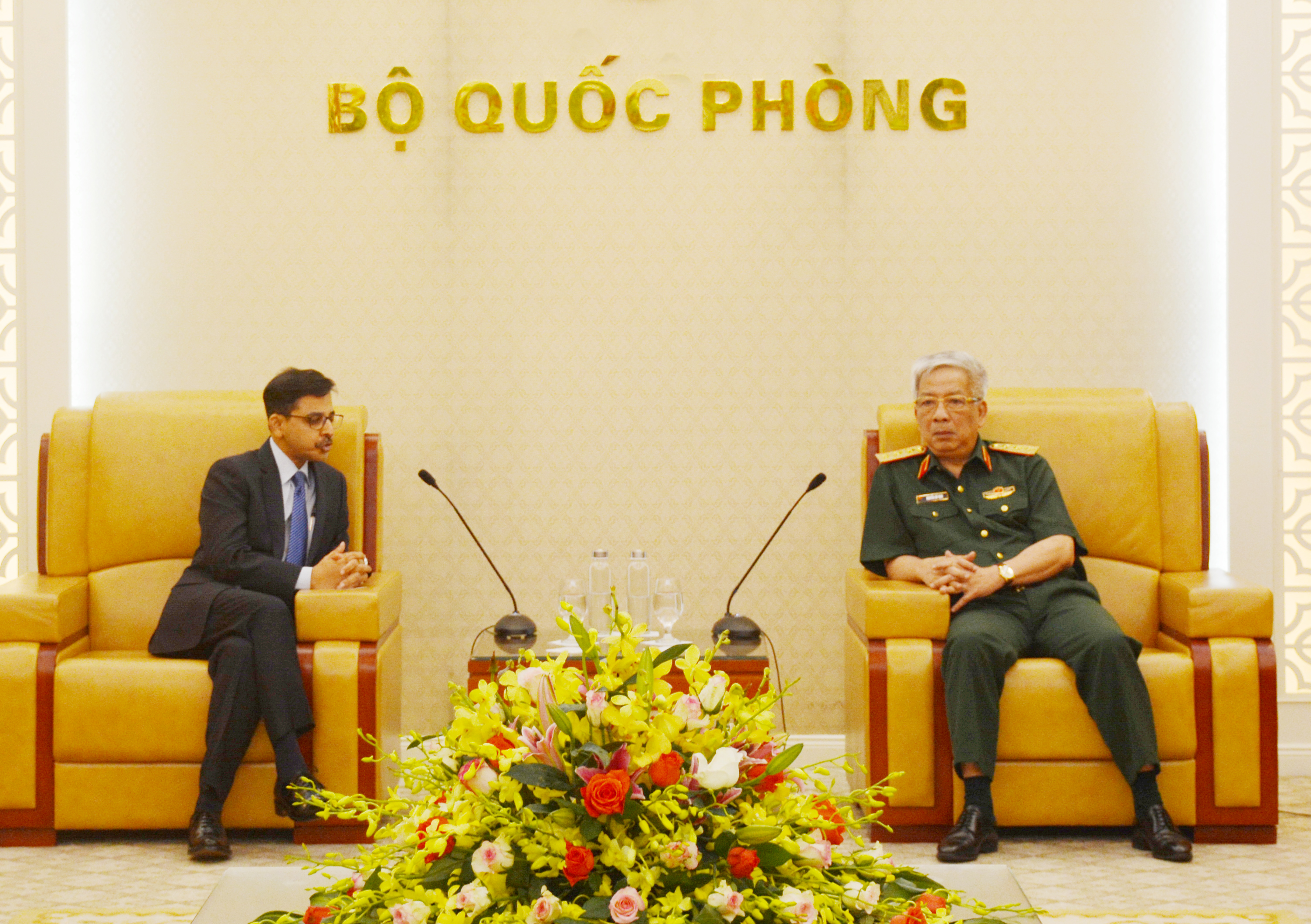 Thượng tướng Nguyễn Chí Vịnh tiếp Đại sứ Ấn Độ tại Việt Nam